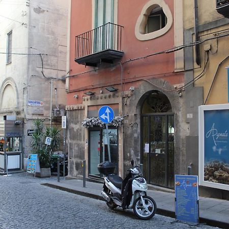 Blackwoody Contemporary Rooms - Napoli Centro Storico Via Toledo מראה חיצוני תמונה