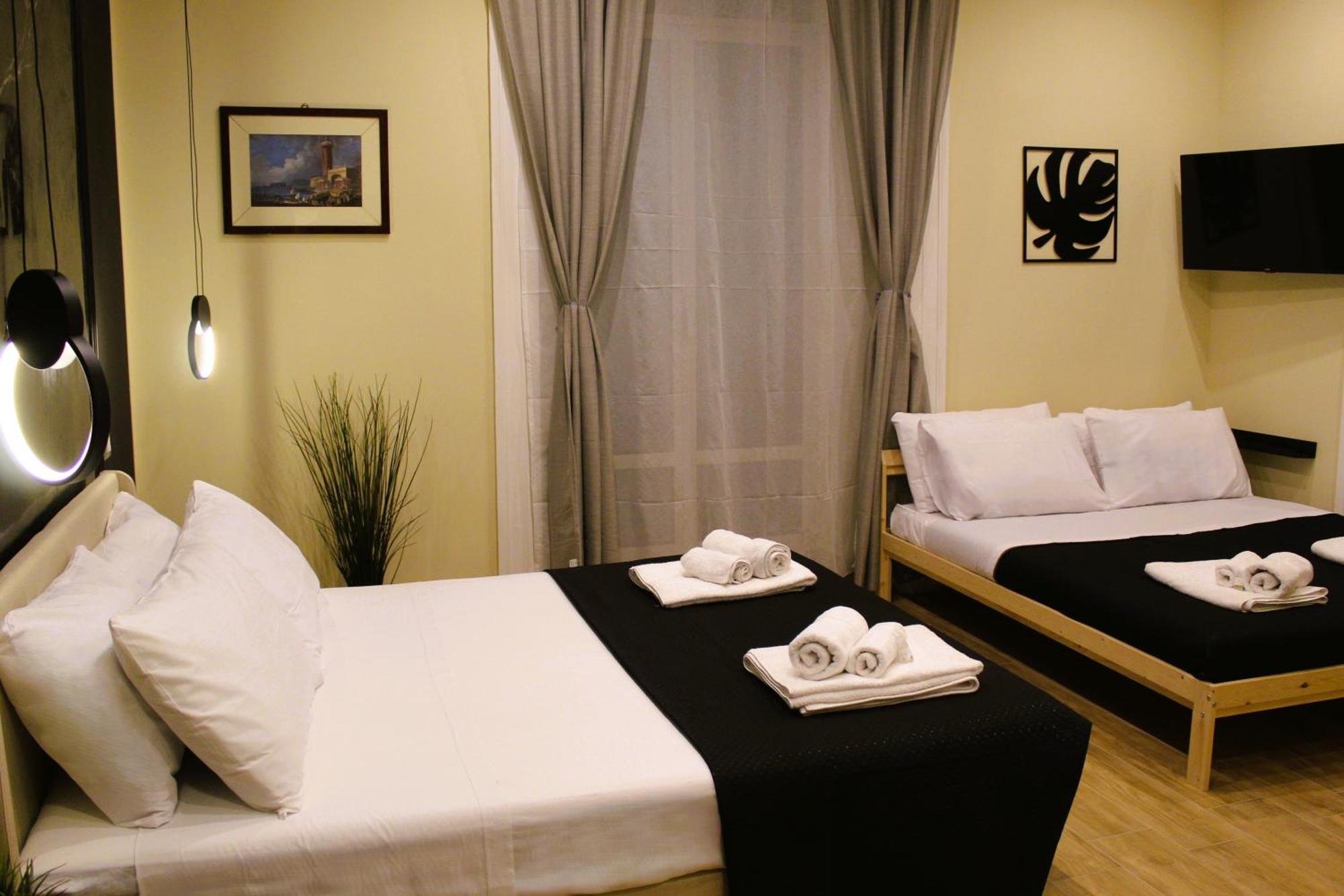 Blackwoody Contemporary Rooms - Napoli Centro Storico Via Toledo מראה חיצוני תמונה