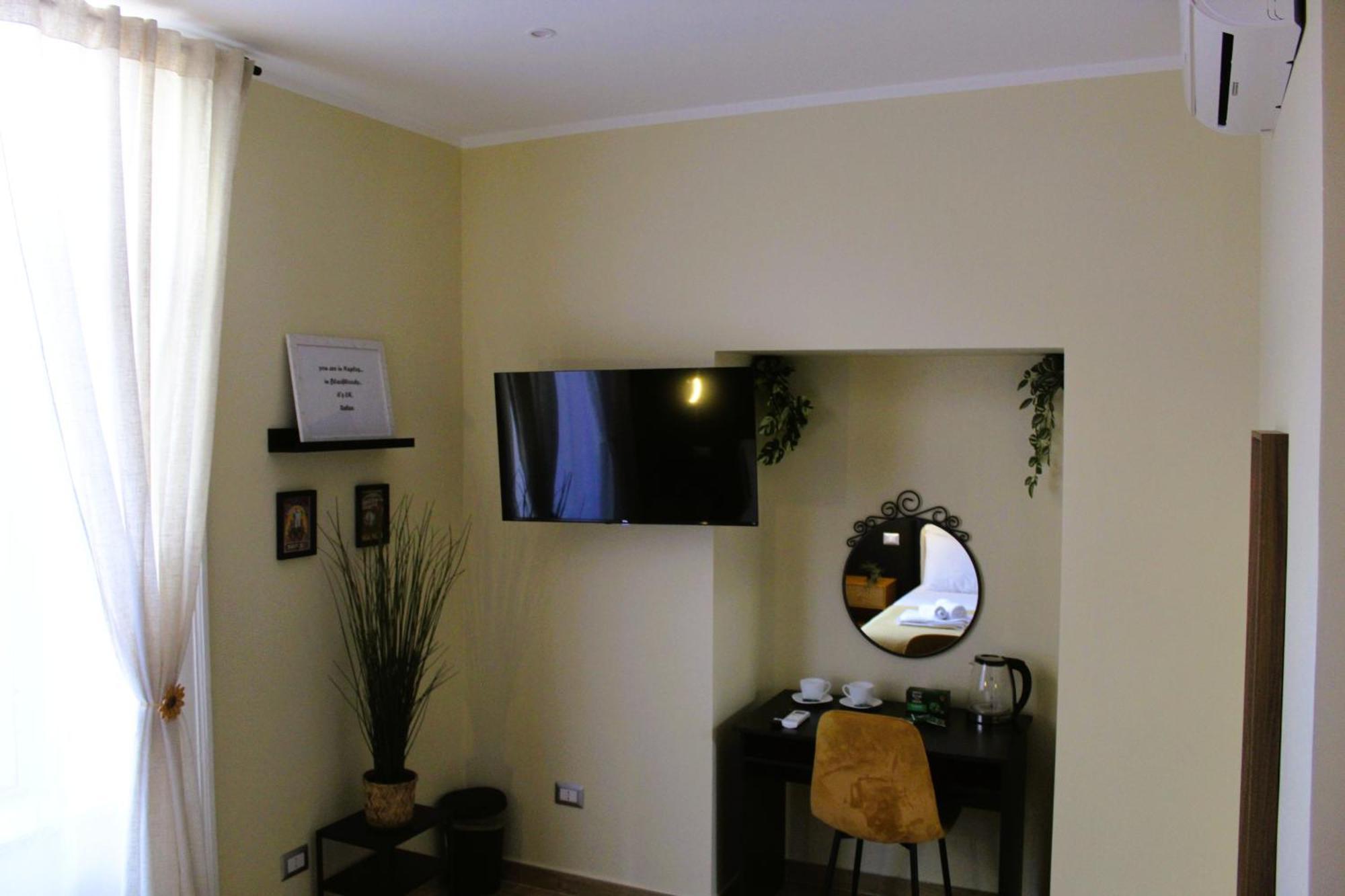 Blackwoody Contemporary Rooms - Napoli Centro Storico Via Toledo מראה חיצוני תמונה