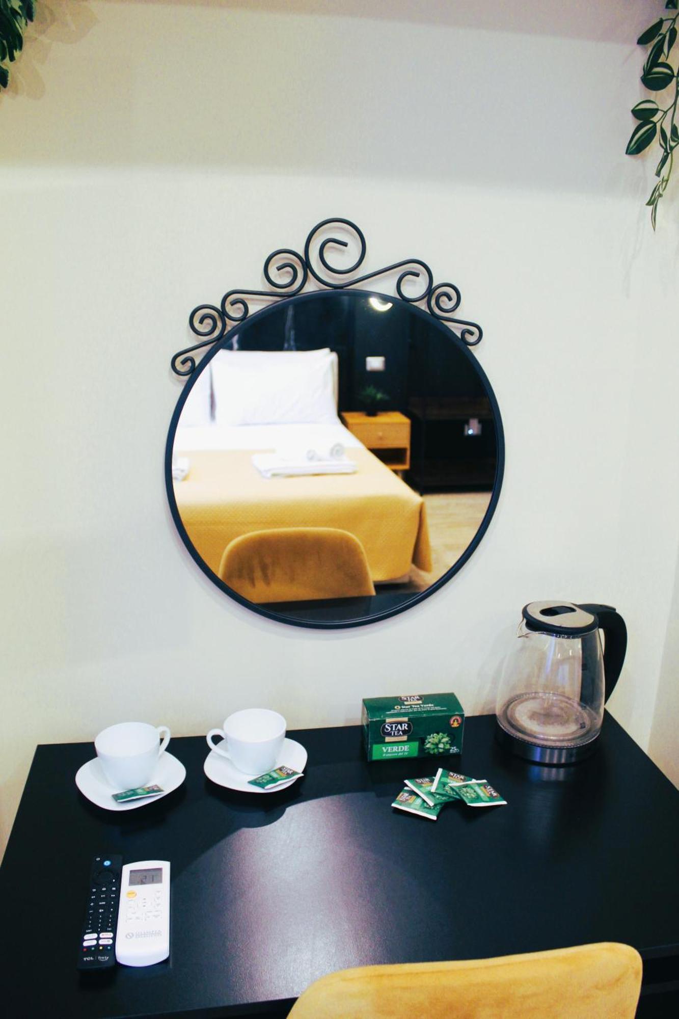 Blackwoody Contemporary Rooms - Napoli Centro Storico Via Toledo מראה חיצוני תמונה